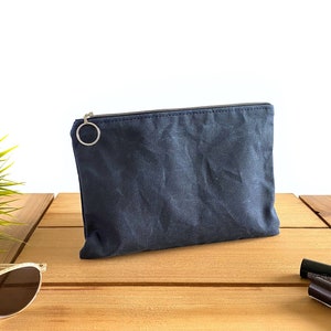 vegane Damen Tasche für das Nötigste | kleine Reissverschlusstasche aus gewachstem Canvas | Öltuch | auf Bestellung
