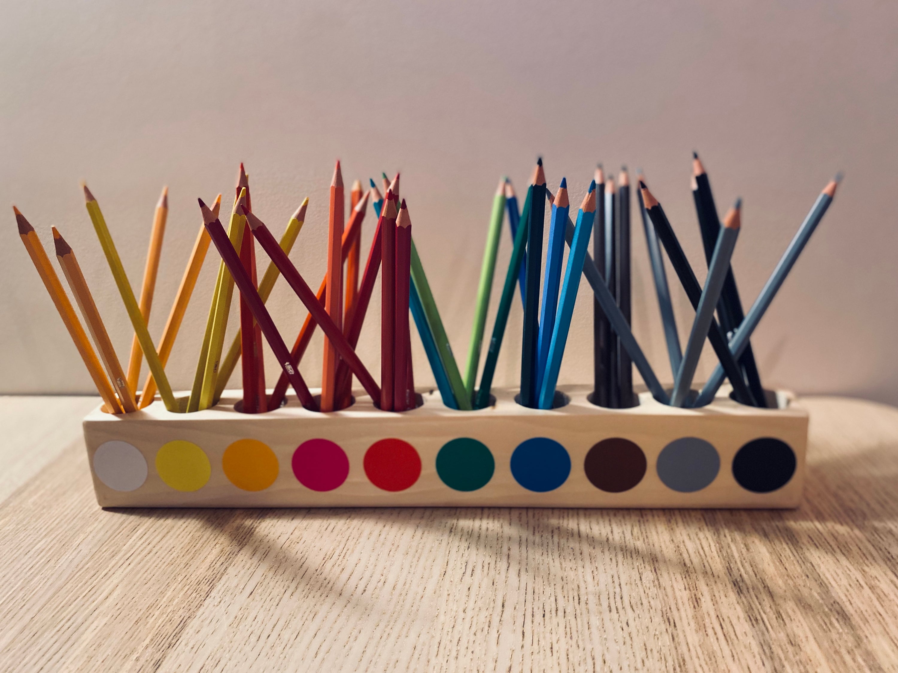 Pot à Crayons , Support de en Bois, Multicouleur. Organisateur Pour Bureau. Pencil Box. Wood Organiz