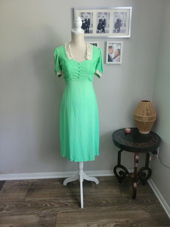 1970s Vintage Green Dress