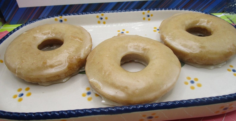 Gluten Free Glazed Donuts, Dairy Free, Egg Free, Vegan, Chocolate Vanilla, Nut Free, School Safe, Birthday Party Desserts, Back to school bild 4