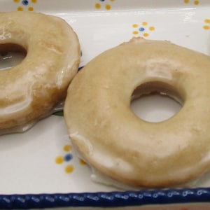 Gluten Free Glazed Donuts, Dairy Free, Egg Free, Vegan, Chocolate Vanilla, Nut Free, School Safe, Birthday Party Desserts, Back to school bild 7
