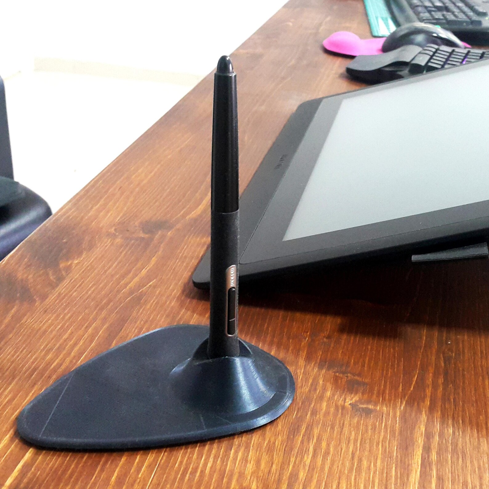 Pen Holder // pen holder is a minimal and useful Etsy