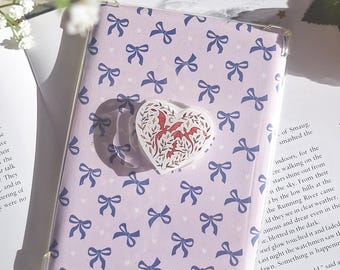 Heart shaped dragons acrylic kindle grip; fantasty bookish phone grip