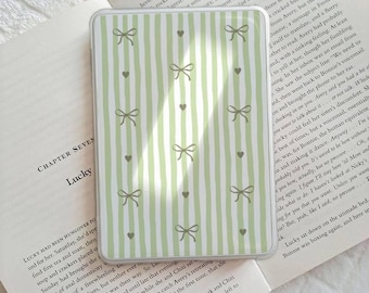 Green bow and heart stripe Kindle insert