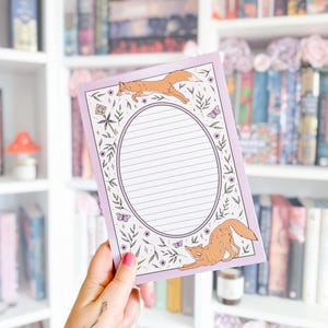 Blocco note A6 o A5 da 50 fogli con volpe lilla e fiori, blocco note fantasy, cancelleria per lettori, diario di lettura, regali per amanti dei libri