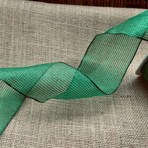 Smaragdgroen lint met koordrand metallic streep transparant lint 63 mm breed Perfect voor strikken of cadeauverpakking