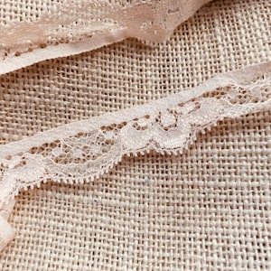 Renda plana damasco pêssego com lindo desenho floral 20 mm de largura, perfeita para projetos de artesanato e costura
