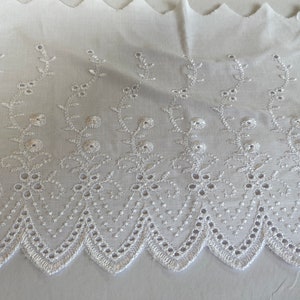 Premium Quality 15cm /6" Pretty Floral Design White Broderie Anglaise Flat Lace Trimming with Pointed Scalloped Edge