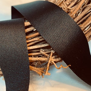 Berisfords Shade 9725 zwart grosgrain lint Verkrijgbaar in 6 10 16 25 40 mm breed. Perfect voor kaarten, knutselen en cadeauverpakking. MILIEUVRIENDELIJK