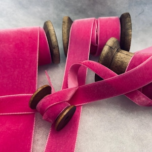 Berisfords Hot Pink Luxus-Samtband Auswahl von 9 mm 16 mm 22 mm 36 mm 50 mm Breiten Perfekt zum Basteln, Nähen, Geschenkverpackung