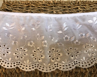 Premium Quality 100mm  / 4" White Floral eyelet Design Broderie Anglaise Gathered Lace Trimming