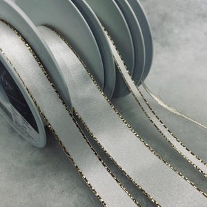 Berisfords wit met gouden rand dubbel satijnen lint 3 mm 7 mm 15 mm of 25 mm Breedte ideaal voor knutselen, cadeauverpakking
