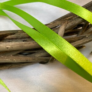 Satin Craft Ribbon Berisfords Double Satin Ribbon Bundle – 10 Assorted Colors, 3mm Wide, 1m Each Thin Satin Ribbon - Foto 8