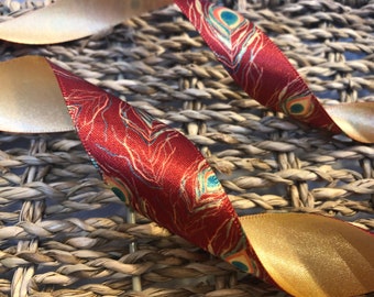 Berisfords Rostrote Pfauenfeder Luxus-Satinband. Perfekt für Karten, Geschenkverpackungen, Tischdekoration ...