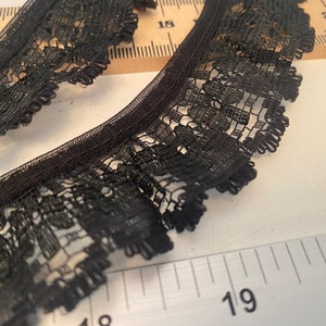 3cm/1.25 Pretty Nottingham Gathered Frilled Lace Trim Perfect for Dress Making, Sewing, Crafts. Choice of Shade & Length Black