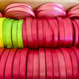 BERISFORDS CLEARANCE Doppelseitiges Satinband 20 Meter Rollen 10 mm Breite Fabrikabstoßung Made in the Uk