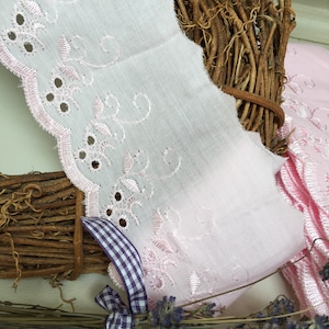 Bordure en dentelle brodée anglaise plate de qualité supérieure 3 po./7,5 cm rose layette