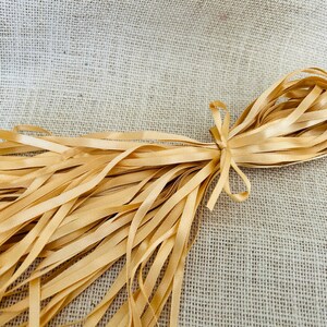 BERISFORDS FACTORY CLEARANCE Pacote de 20 metros Honey Gold Double Satin 5 mm de largura Rejeitados de fábrica Fabricado no Reino Unido