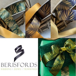 Nastro di raso doppio reversibile PALM LEAF di Berisfords. Scelta di 5 colori e lunghezza. Cucito, artigianato, decorazioni da tavola, confezioni regalo.