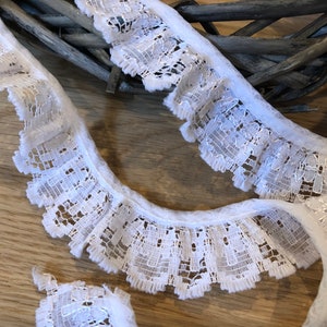 3cm/1.25 Pretty Nottingham Gathered Frilled Lace Trim Perfect for Dress Making, Sewing, Crafts. Choice of Shade & Length White
