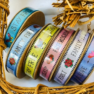 Nastro per tatuaggi Berisfords: scelta di colori e design. Design esclusivo.