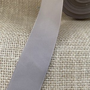 BERISFORDS FABRIEKSOPRUIMING 20 meter rollen grijs polyester linttape Factory Rejects Made in the Uk