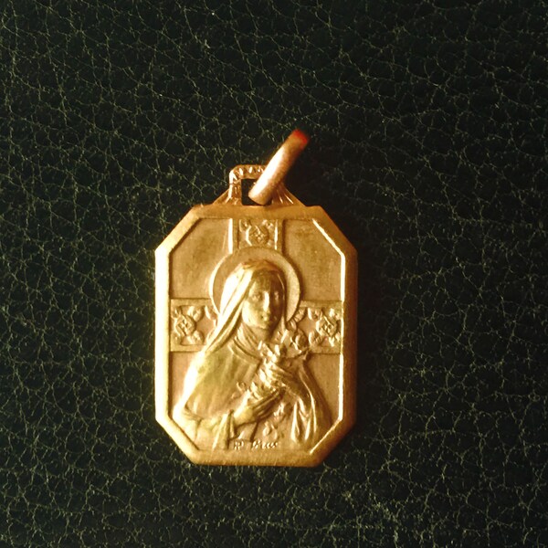 Antique french religious catholic Saint Therese medal pendant gold plated saints medal Art Deco 1920s