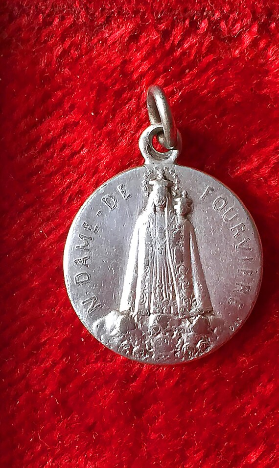 Vintage French Virgin Mary pendant of Our Lady of Fou… - Gem