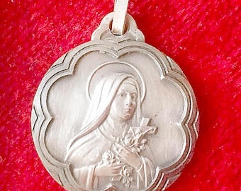 Vintage French Saint Therese pendant, catholic medal of Saint Therese Child Jesus, Therese Lisieux devotion gift collection