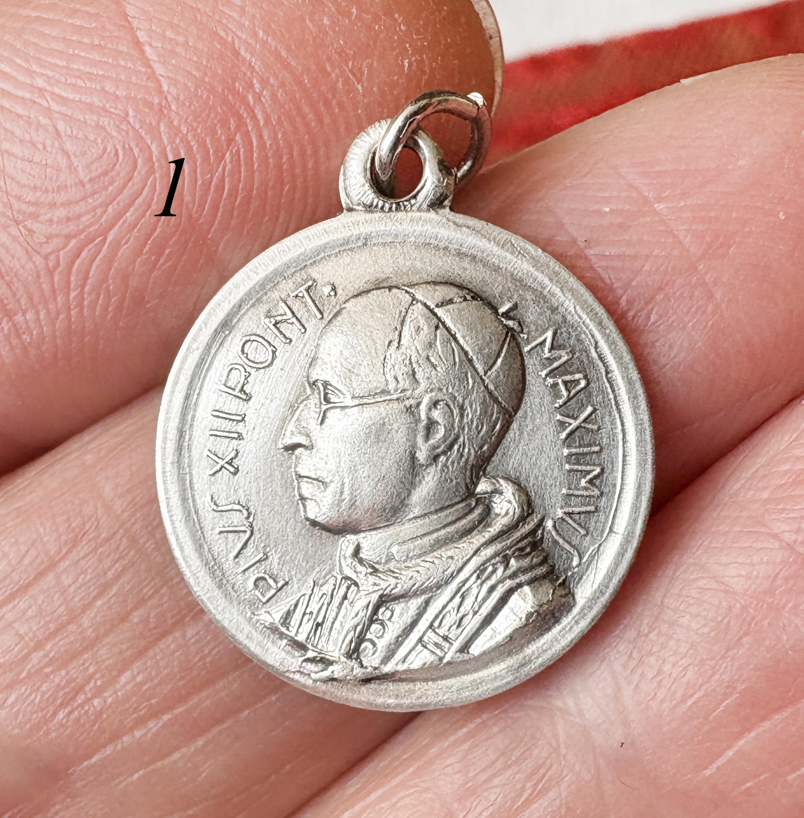 VATICAN ET ÉTATS PONTIFICAUX Médaille du pape Pie IX fme_442152 Médailles