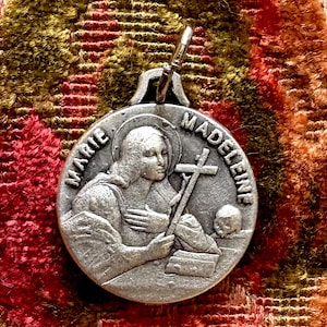 Medaglia religiosa d'epoca di Maria Maddalena, ciondolo cattolico di Santa Maria di Magdala