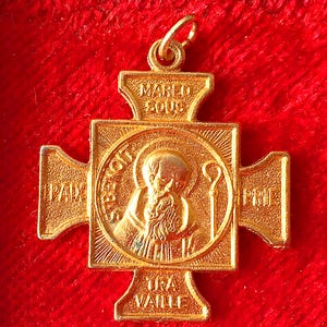 Vintage Saint Benedict large Pendant gold tone metal, catholic Saint protection medal, Maredsous Abbey pilgrimage medal Belgium