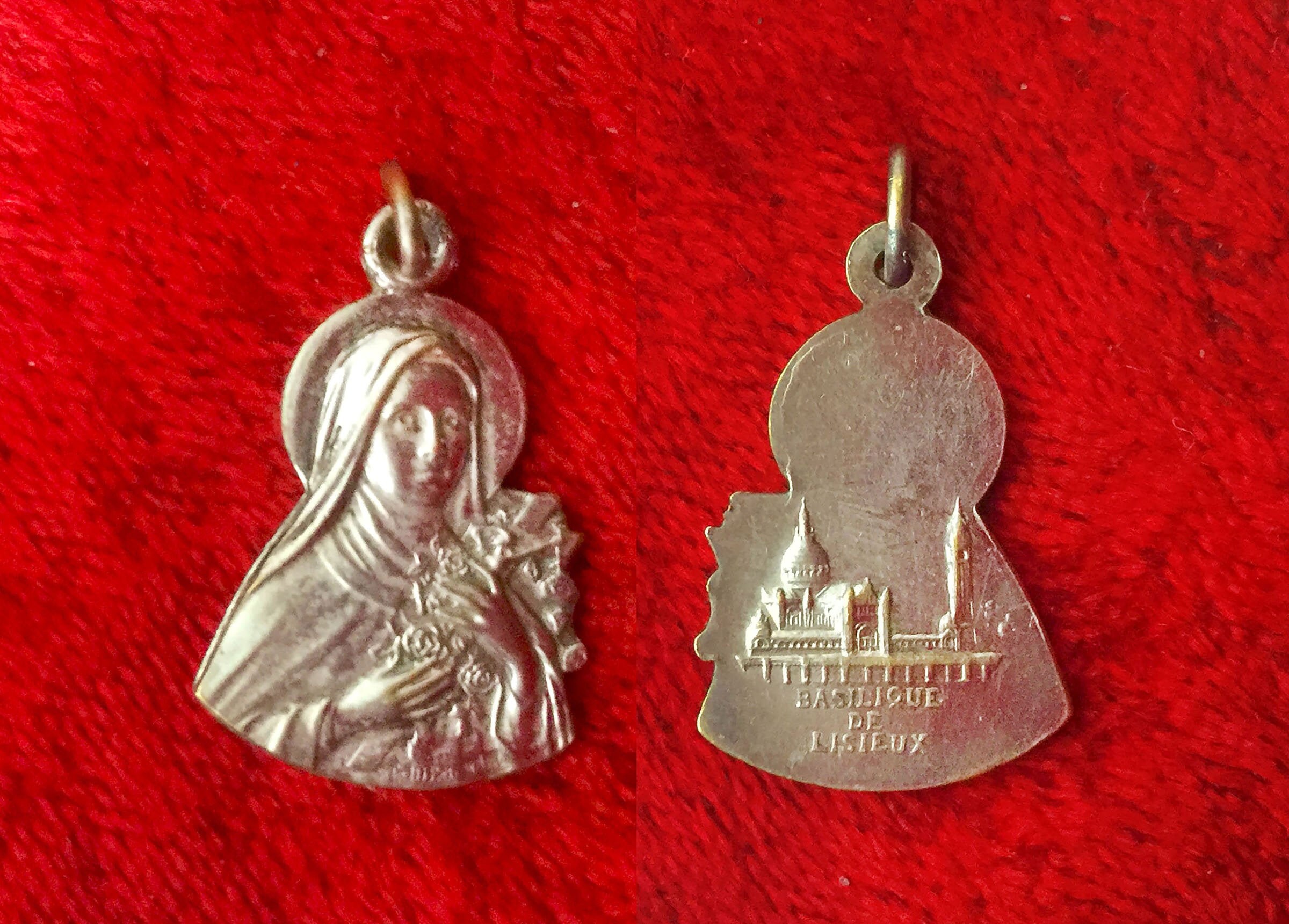 Médaille Vintage Français Sainte Thérèse, Médaille de Saints, Catholique, Thérèse Lisieux, Métal Arg