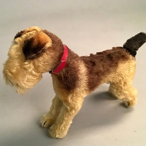 Steiff Airedale Terrier – Peluche Chien 28 Cm – Excellent état – Collection