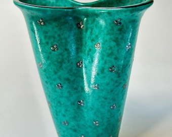 グスタフスベリのためにヴィルヘルム・コーゲ作のハンドル付き花瓶
