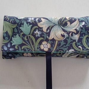 Handgeknüpfte reine Dupionseide Tarot Tasche, William Morris Stoff, Orakel Tasche, Altartuch