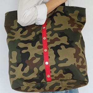 Camouflage Canvas Shopper Tote: Large City Bag with Velvet Patch