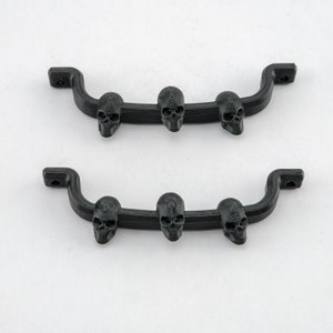 Set of two skull drawer handles