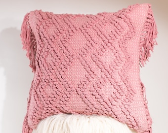 Funda de almohada texturizada tejida a mano: Flecos de algodón rosa bohemio (50,8 x 50,8 cm)