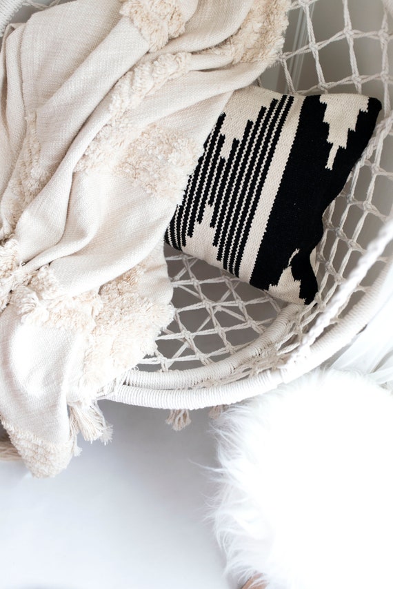 Ivory throw blanket with tassels sales
