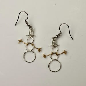 Modelli di orecchini con pupazzo di neve stampabili Modelli di ornamenti in filo metallico