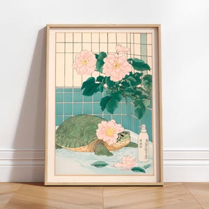 Tartaruga marina in una vasca da bagno, stampa giapponese per il bagno, stampa artistica floreale neutra, poster giapponese, arredamento Japandi per una casa estetica