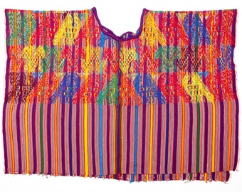 San Raymundo huipil. Vintage poncho from Guatemala. Mayan boho-chic fabric