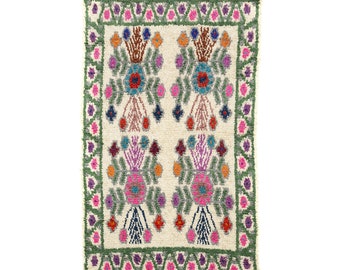 Guatemalan wool rug 235x150. Handmade pure wool rug for bohemian home.