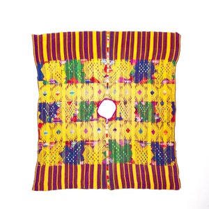 San Juan Sacatepequez vintage huipil handmade. Vintage poncho from Guatemala. Mayan fabrics image 5