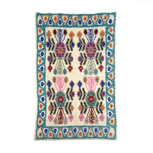 Pure wool handmade guatemalan carpet.