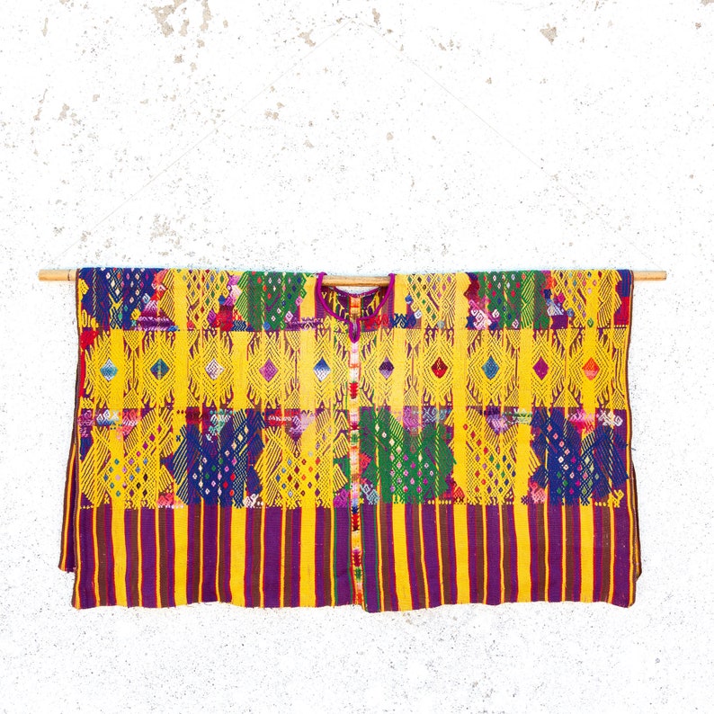 San Juan Sacatepequez vintage huipil handmade. Vintage poncho from Guatemala. Mayan fabrics image 4