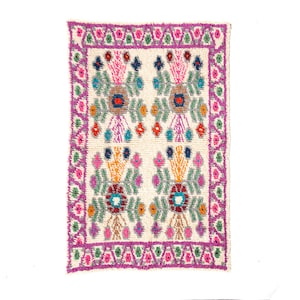 Handmade wool rug from Guatemala 235x150. Violet kilim handmade in Guatemala bohemian decoration.