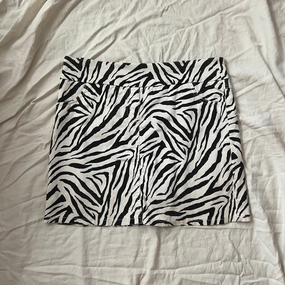 Y2k black and white zebra print mini skirt skort … - image 2