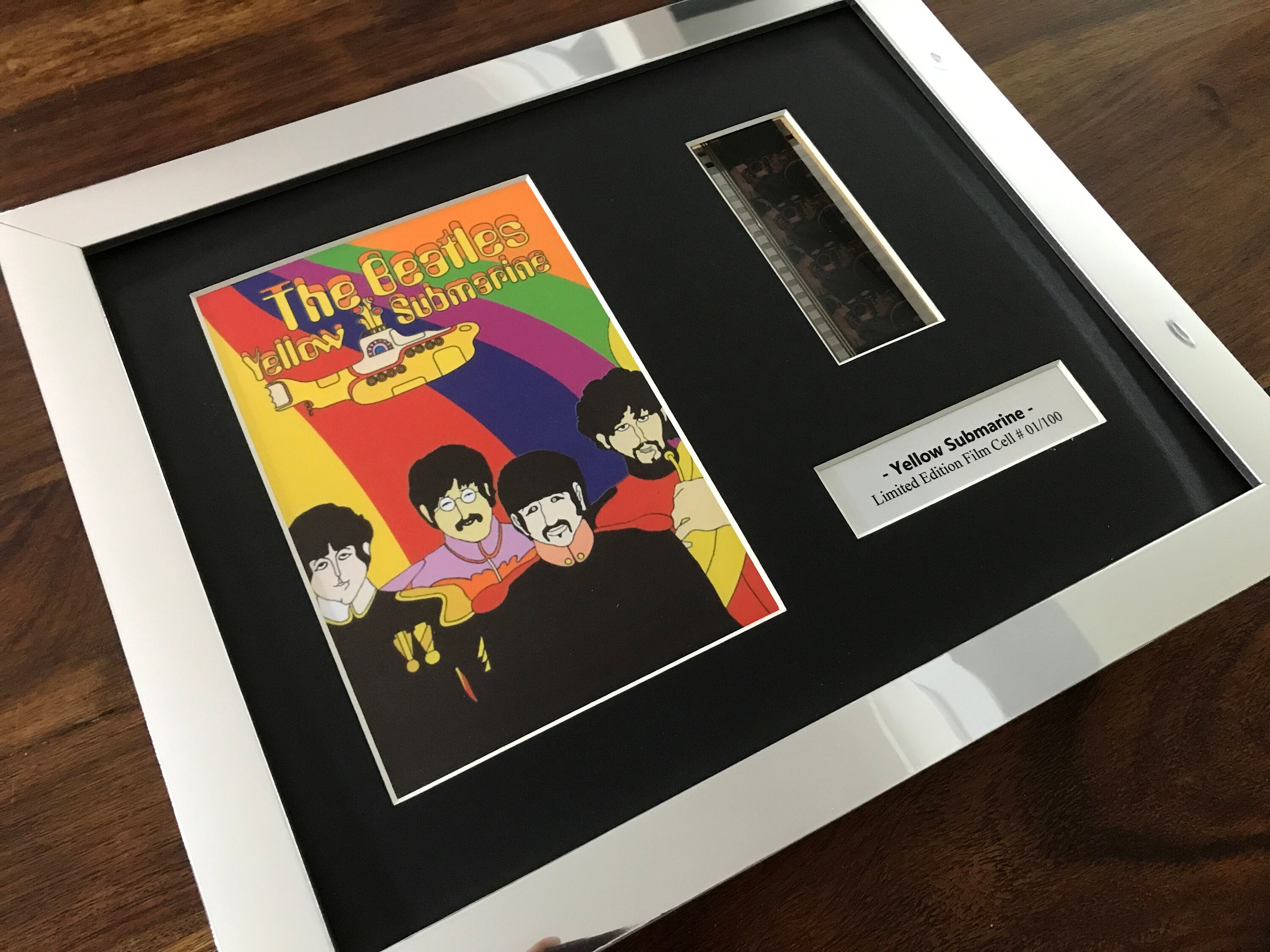 ビートルズ：イエローサブマリン 35mm映画フィルム 額装 ★BEATLES The Beatles Yellow Submarine Framed Original 35mm Film Cell - Etsy